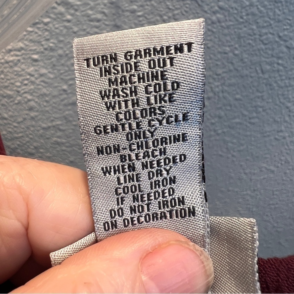 CATHERINE’s Beaded Crepe-Like Pullover Top w/Beautiful Beading!  Flutter Cuffs - Picture 6 of 6